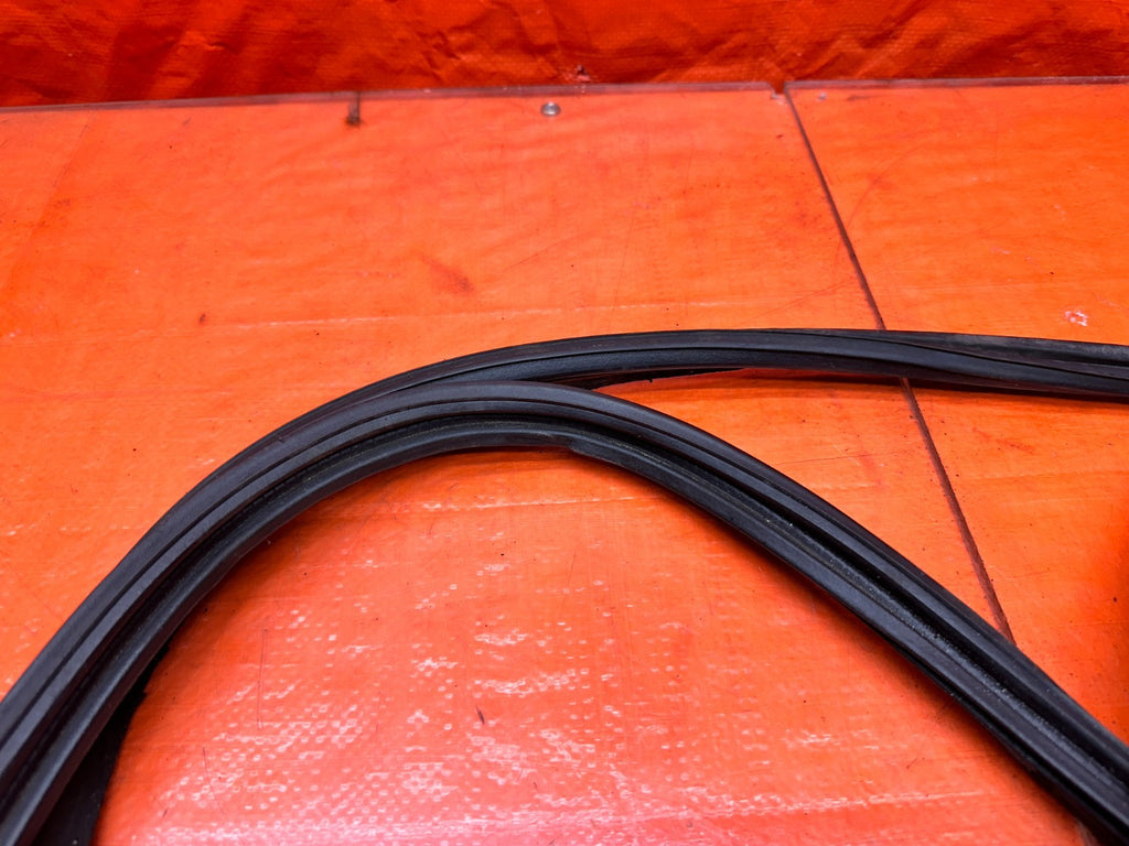 94-01 ACURA INTEGRA 2D COUPE REAR TRUNK HATCH WEATHERSTRIP RUBBER SEAL OEM #3499