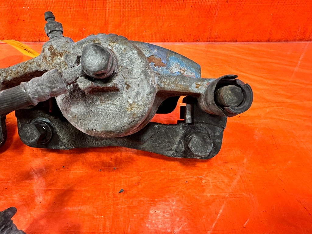 88 89 HONDA CRX DX SI   FRONT BRAKE CALIPERS   LEFT RIGHT CALIPER SET    OEM 2779