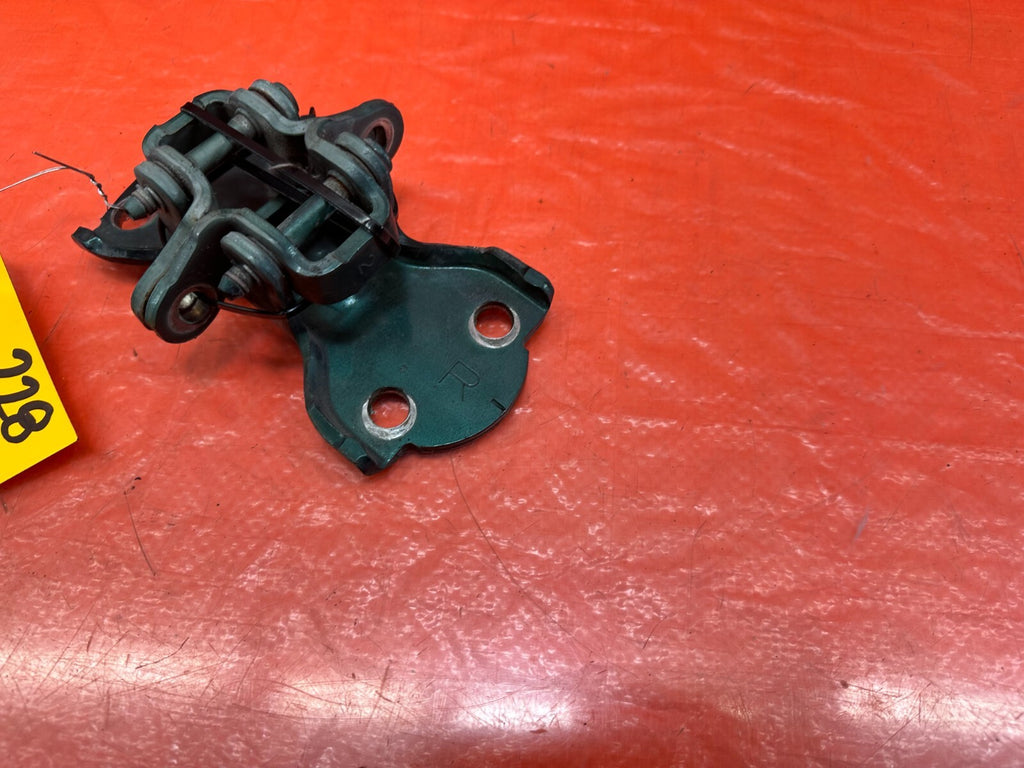 90 01 ACURA INTEGRA SEDAN   RIGHT REAR DOOR HINGE SET   UPPER & LOWER   OEM #2281