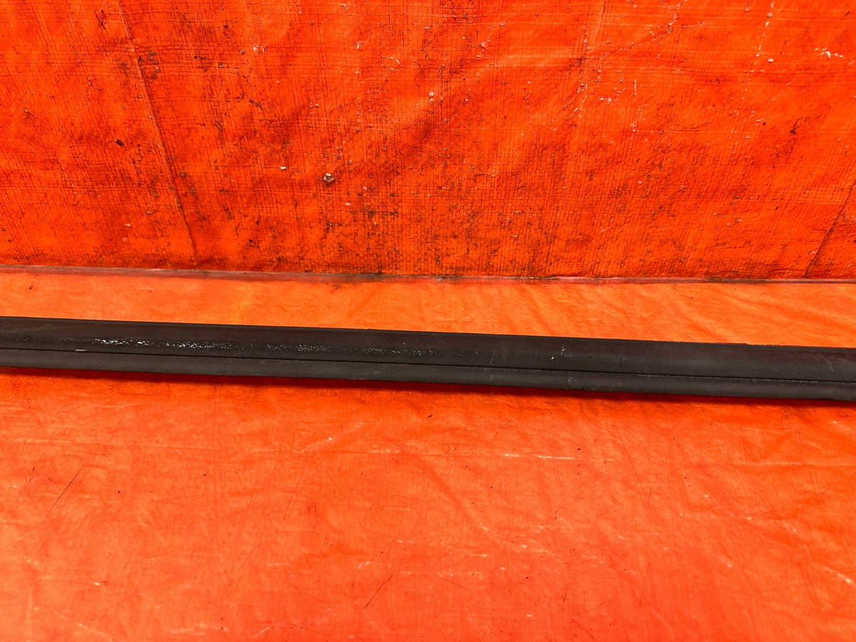 90-91 HONDA CIVIC HATCHBACK - DRIVER LEFT EXTERIOR WINDOW GLASS TRIM - OEM 3172