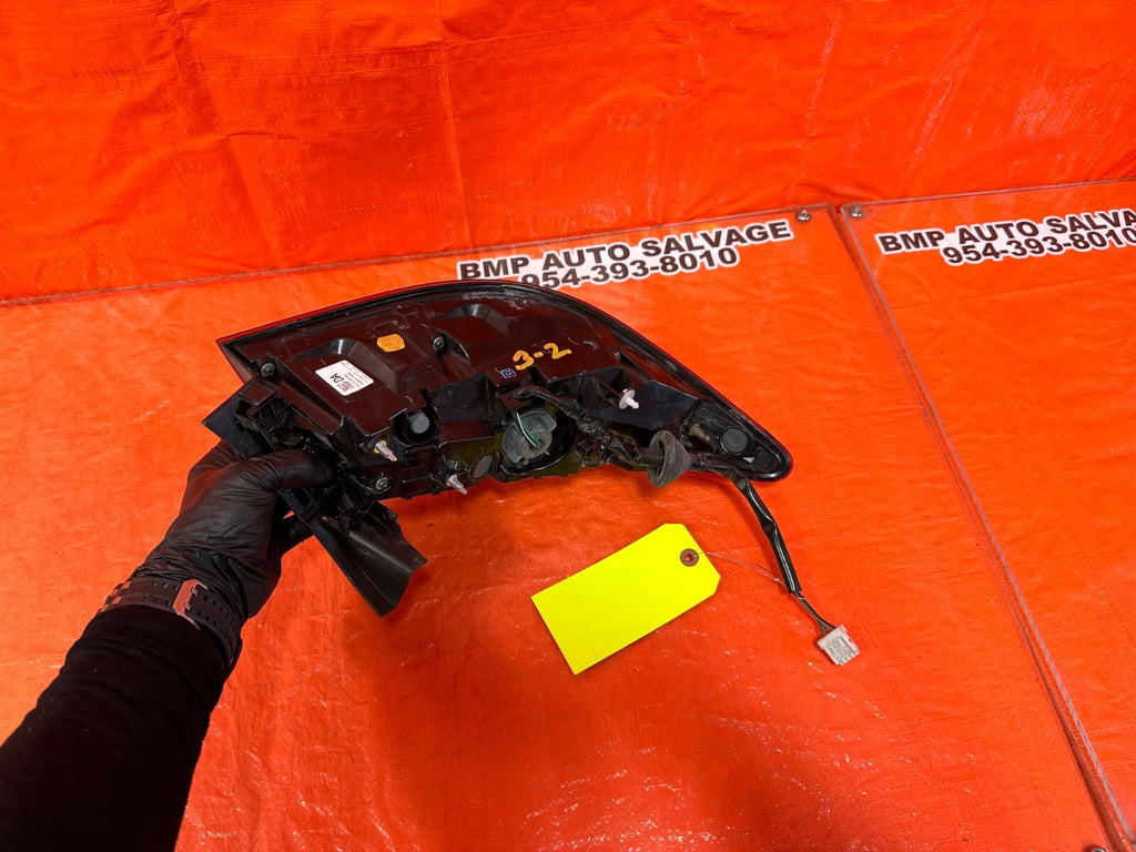 17 20 INFINITI Q60 PASSENGER RIGHT OUTER QUARTER PANEL   TAIL LIGHT LAMP   OEM10