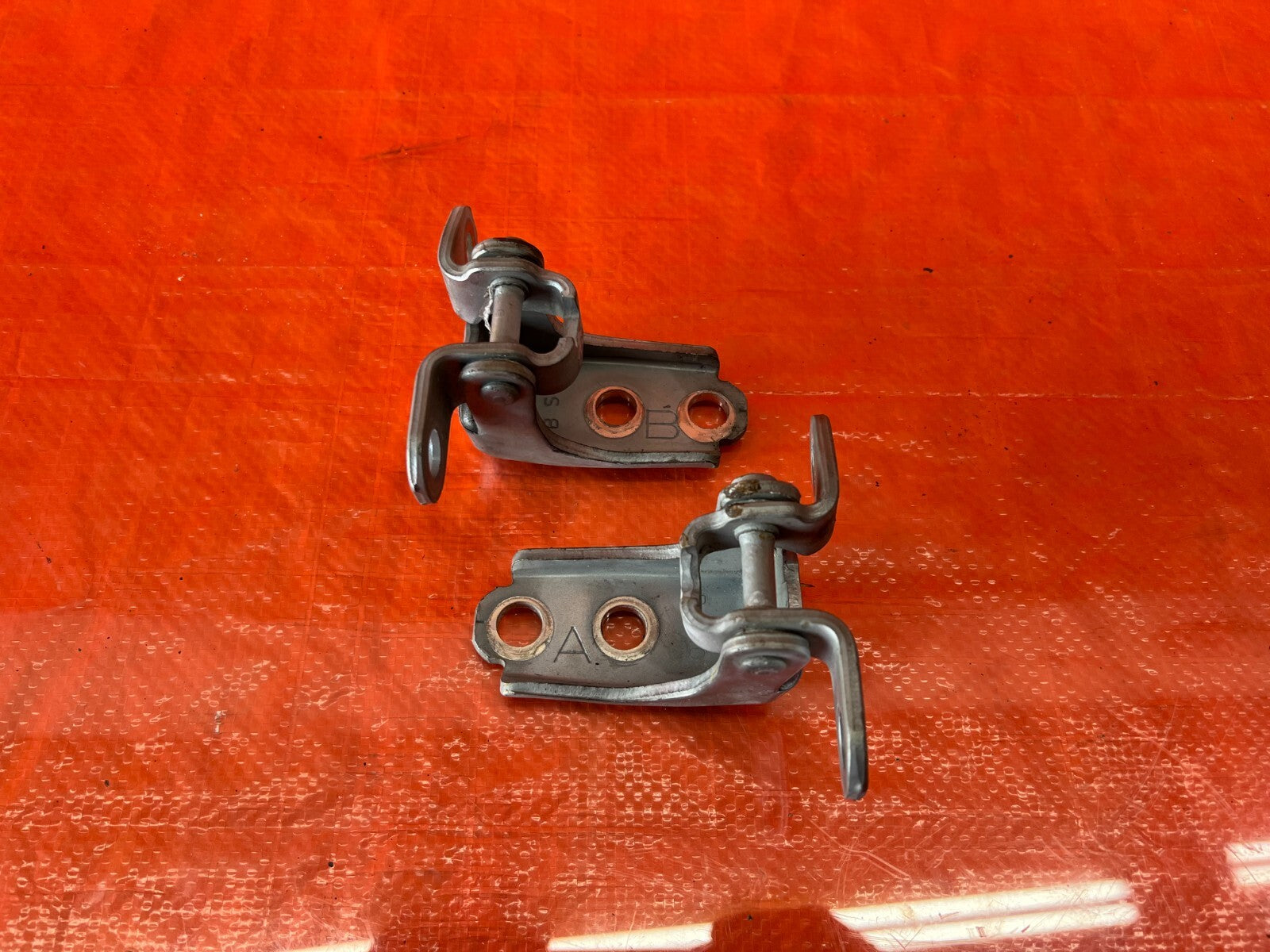 02 06 ACURA RSX   PASSENGER RIGHT FRONT DOOR HINGE SET UPPER LOWER   OEM #1220