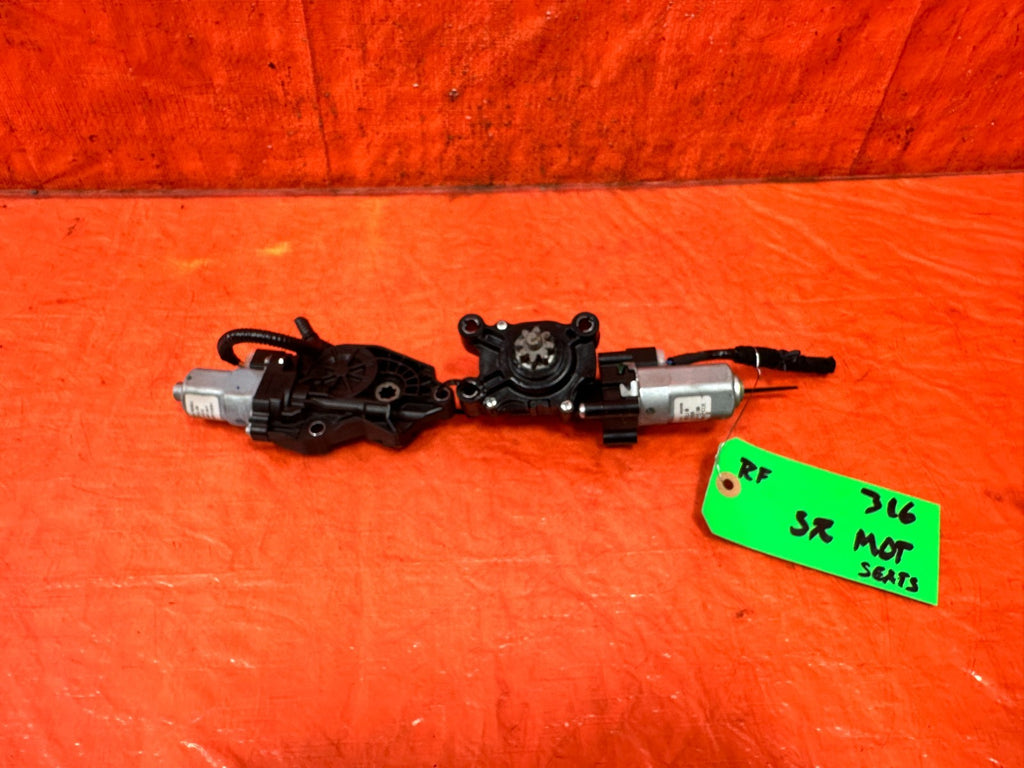 14 23 INFINITI Q50   PASSENGER RIGHT SEAT MOTORS MOTOR SET   OEM 3160