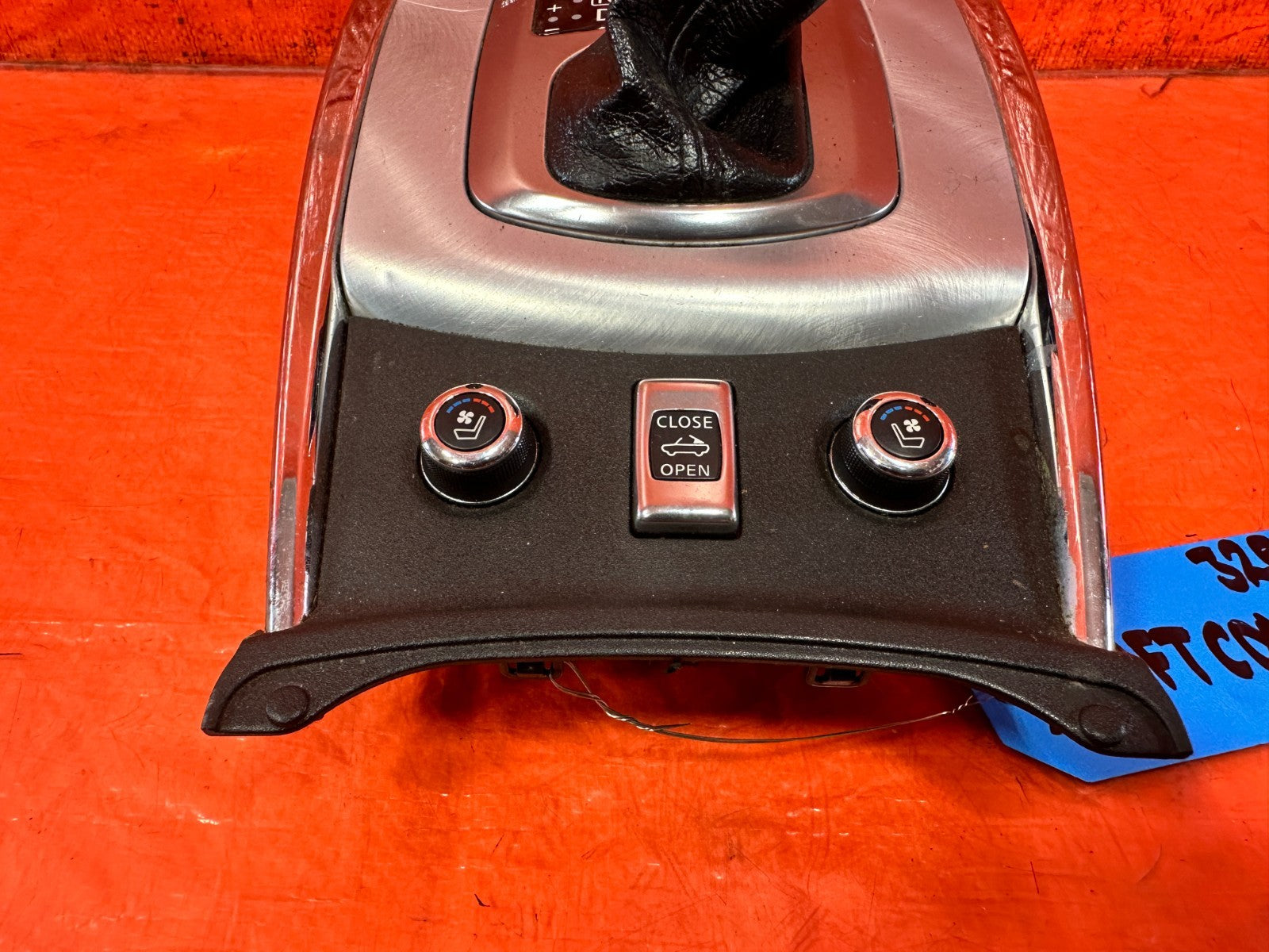 09 13 INFINITI G37 CONVERTIBLE   AUTOMATIC SHIFTER CONSOLE COMPLETE   OEM #3292