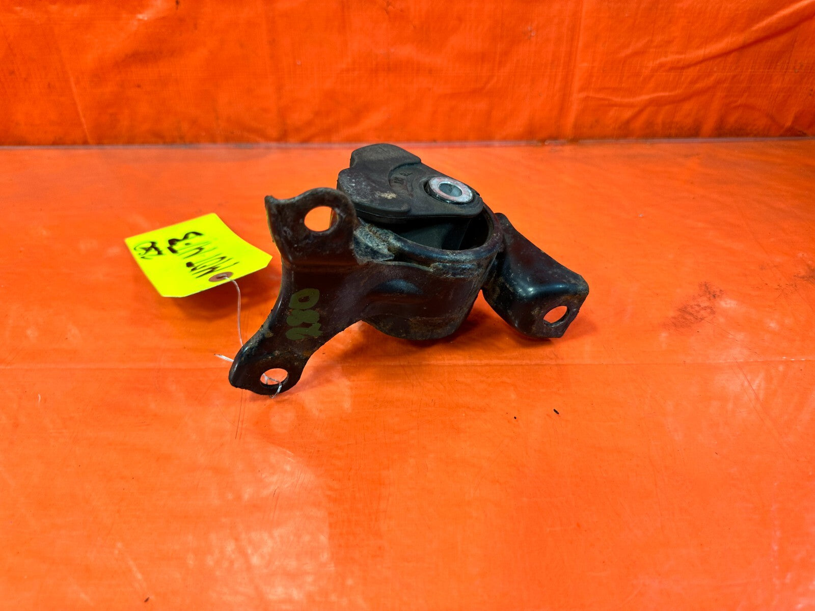 02 06 ACURA RSX   DRIVER LEFT MANUAL STICK SHIFT TRANSMISSION MOUNT OEM #2805