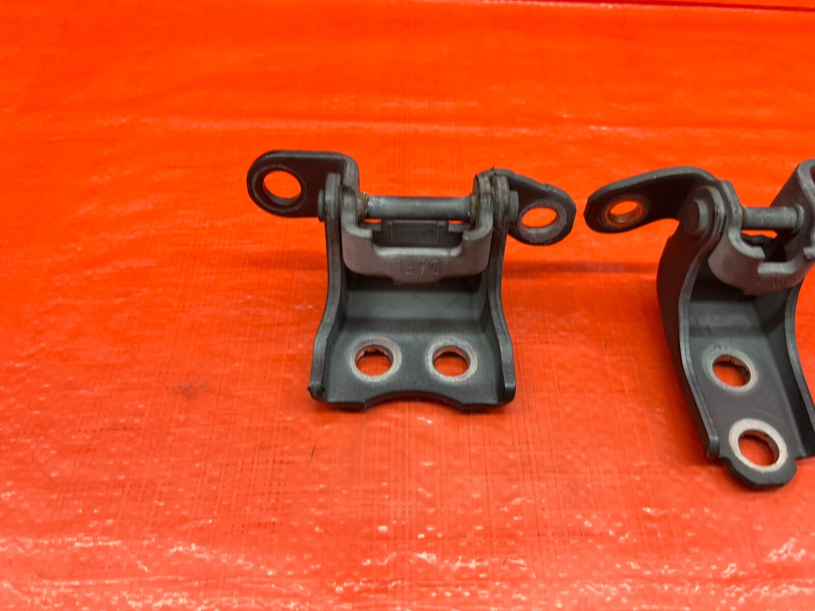 09 14 ACURA TSX   DRIVER LEFT FRONT DOOR HINGE SET UPPER LOWER   OEM #1677
