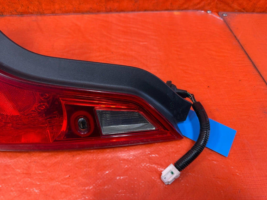 08 13 INFINITI G37 COUPE 2D DRIVER LEFT   TAIL LIGHT LAMP W/ HARNESS OEM 3282