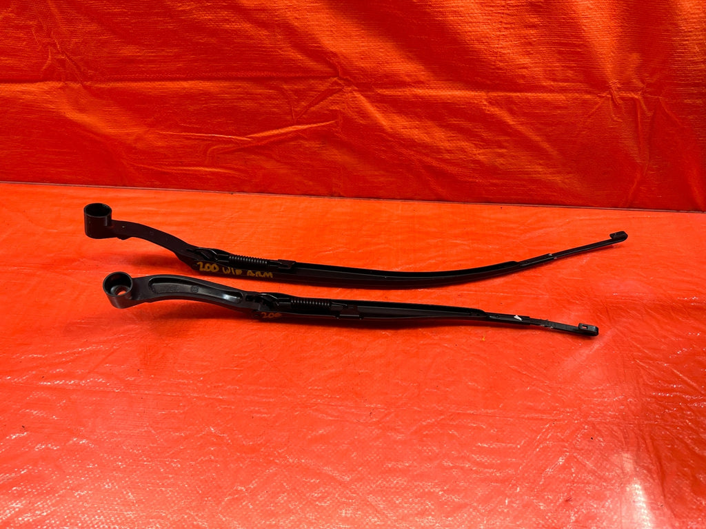 17 20 INFINITI Q60   LEFT & RIGHT WINDSHIELD WIPER ARMS   OEM FACTORY #2008