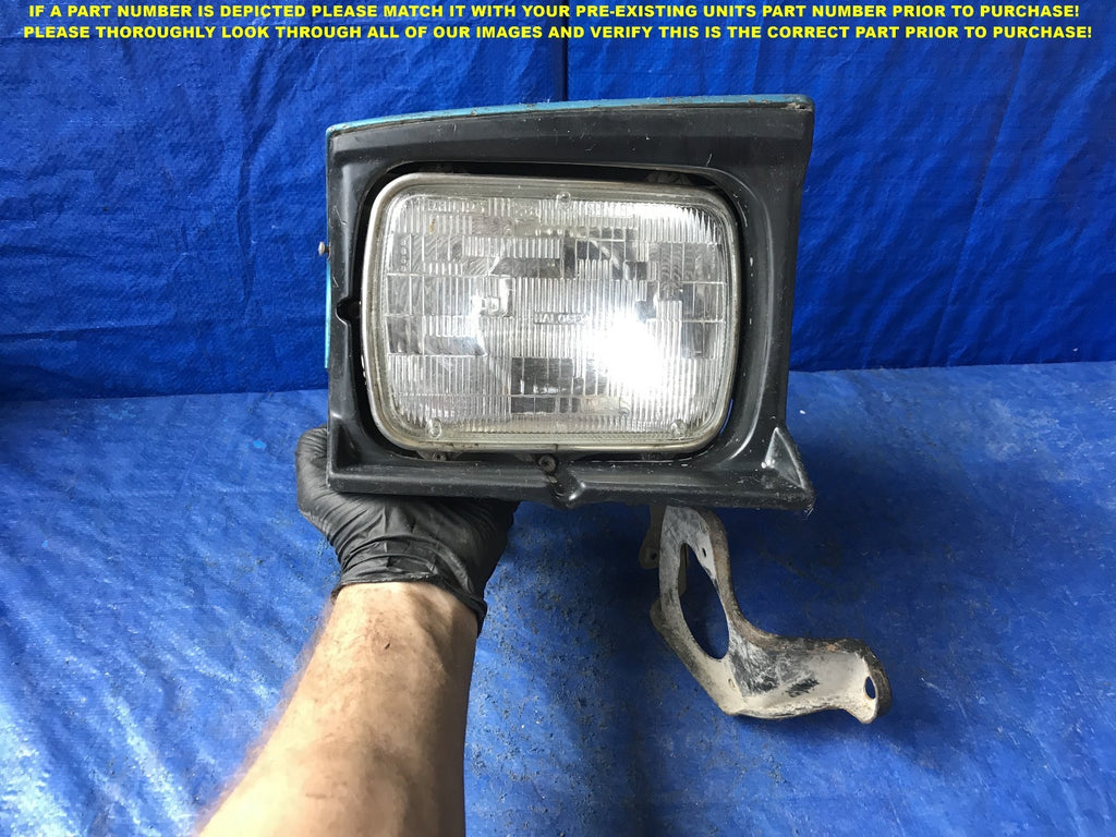 OEM 1987 1988 1989 TOYOTA MR2 PASSENGER RIGHT HEADLIGHT R RH 0