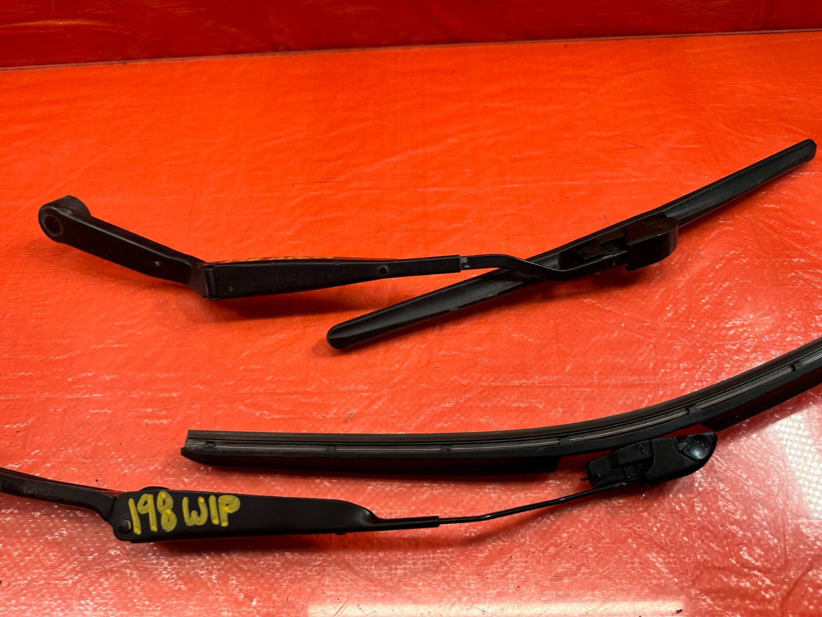 00 09 HONDA S2000   LEFT & RIGHT WINDSHIELD WIPER ARMS   OEM FACTORY #1987