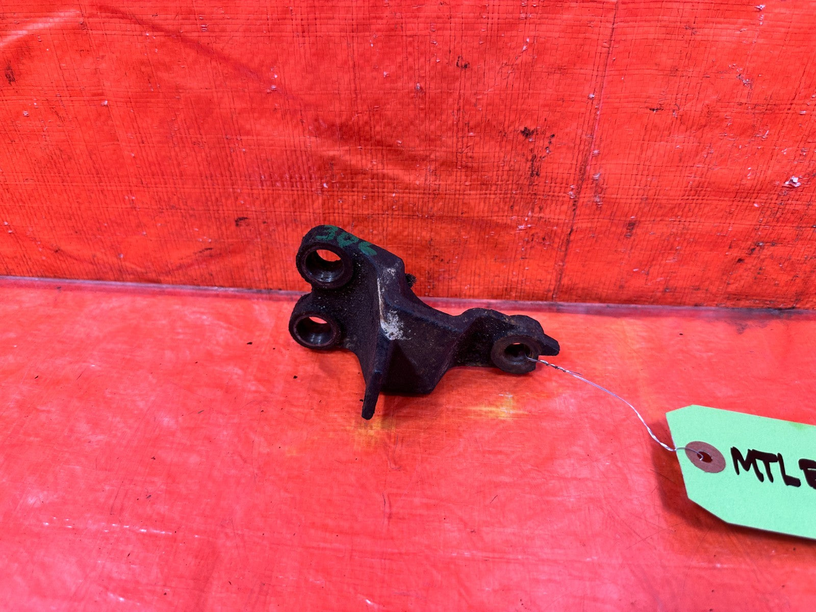 02 06 ACURA RSX EP3 K20A2 K20A3 K20Z1 POST MOUNT ENGINE MOUNT BRACKET OEM 3061