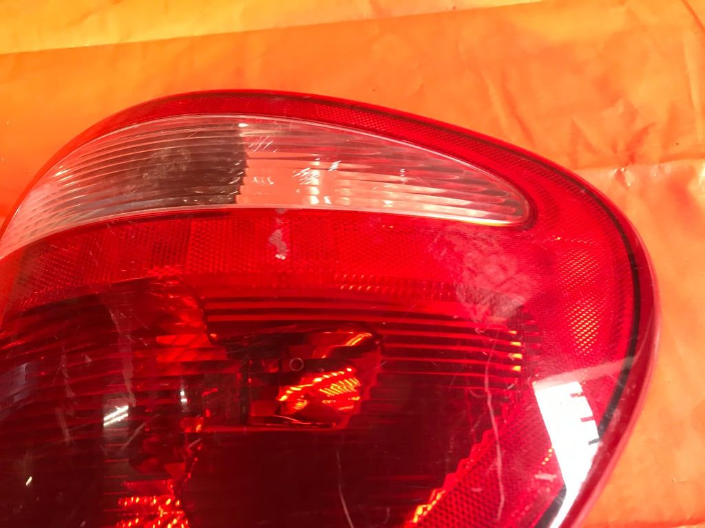 OEM 2003 03 DODGER CARAVAN PASSENGER RIGHT TAIL LIGHT LAMP R RH4