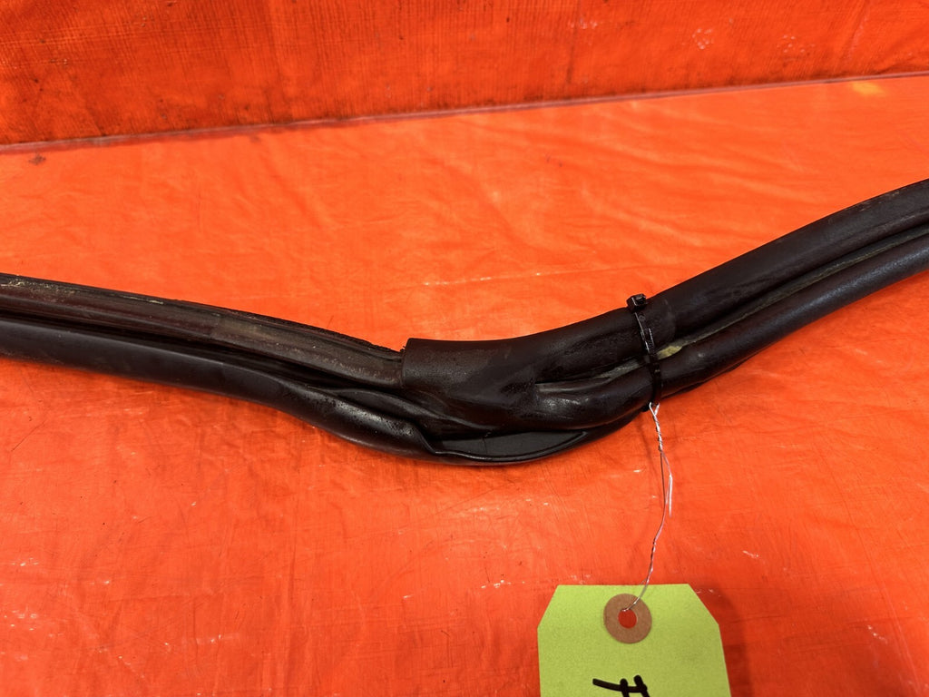 00 09 HONDA S2000   INNER EXTERIOR WINDSHIELD RUBBER WEATHER STRIP TRIM OEM #29017