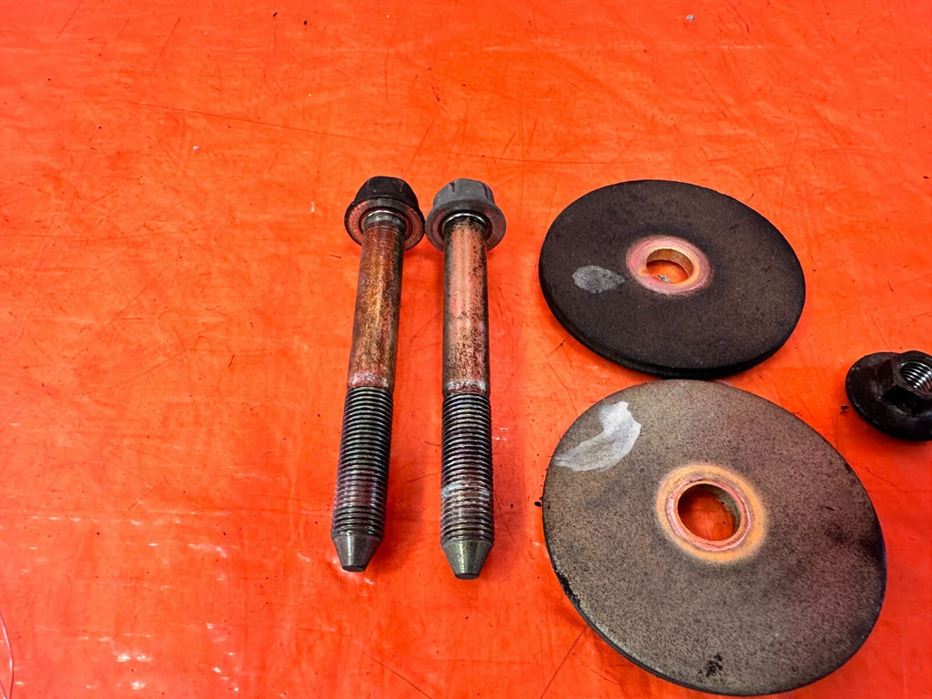03 09 NISSAN 350Z   REAR DIFFERENTIAL BOLTS NUTS HARDWARE WASHERS   OEM #2627