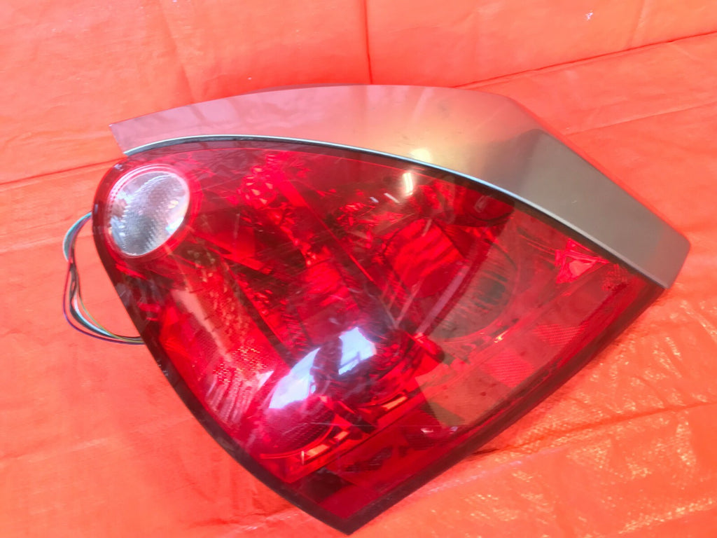 OEM 2006 2007 2008 NISSAN MAXIMA PASSENGER RIGHT TAIL LIGHT LAMP GRAY TRIM5