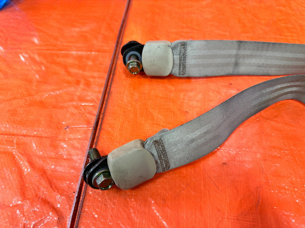 04 05 ACURA TSX   LEFT & RIGHT FRONT SEAT BELTS   TAN COLOR   OEM FACTORY #2914
