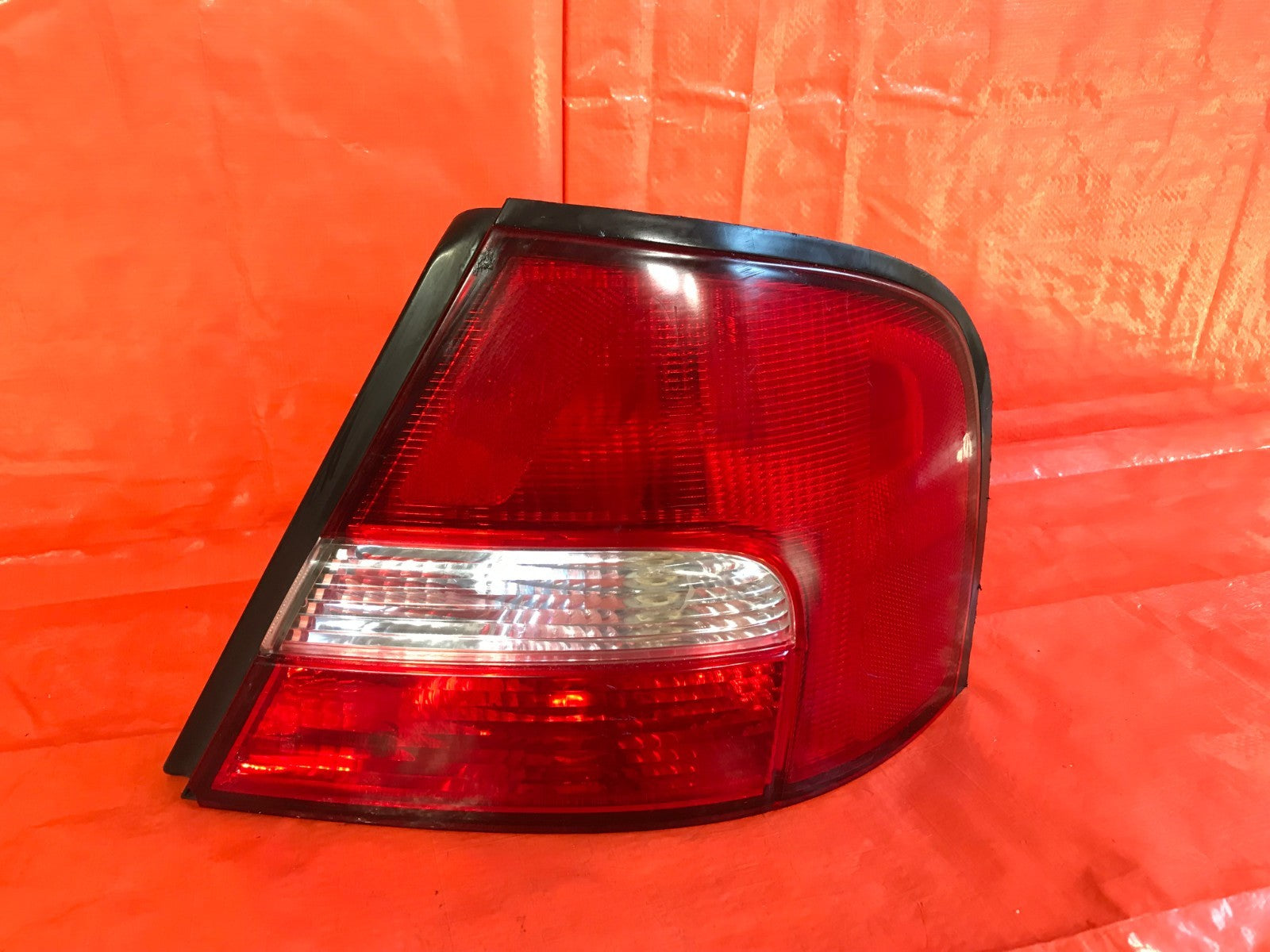 OEM 2001 01 NISSAN ALTIMA PASSENGER RIGHT TAIL LIGHT LAMP R RH   ALL RED MODEL0