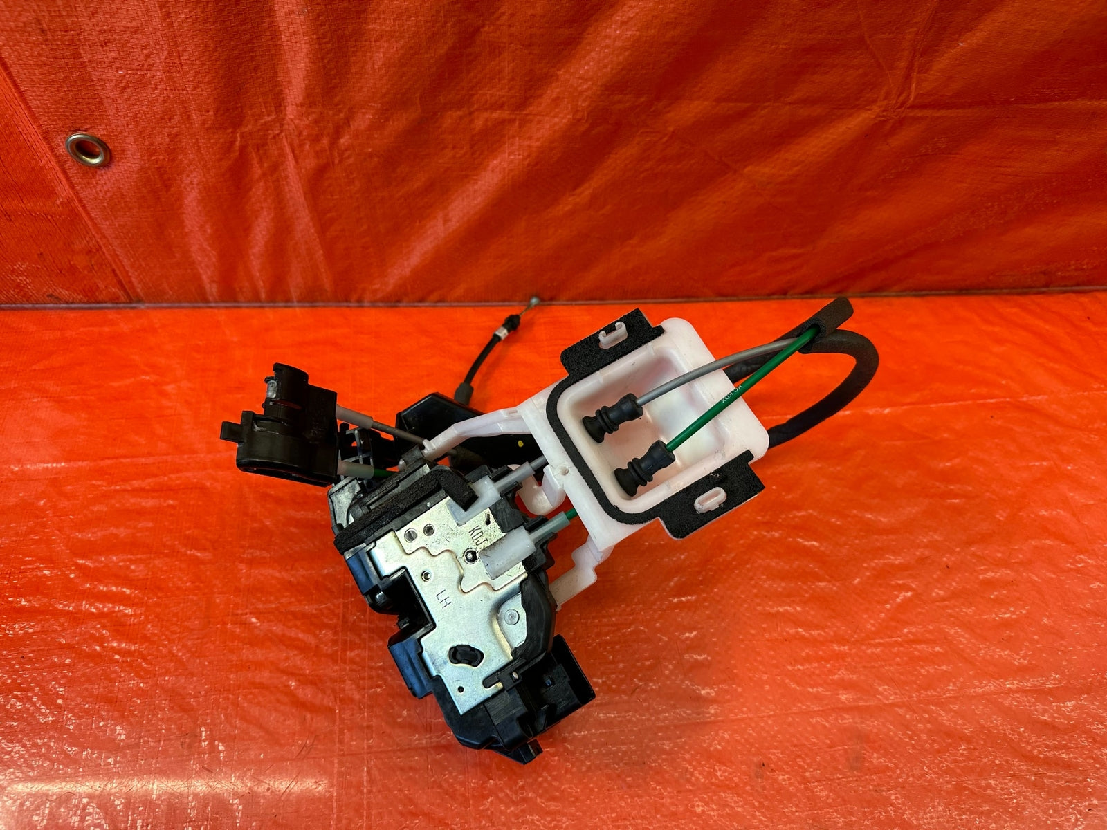 10 16 HYUNDAI GENESIS COUPE   DRIVER LEFT FRONT DOOR LOCK ACTUATOR   OEM OE #21910