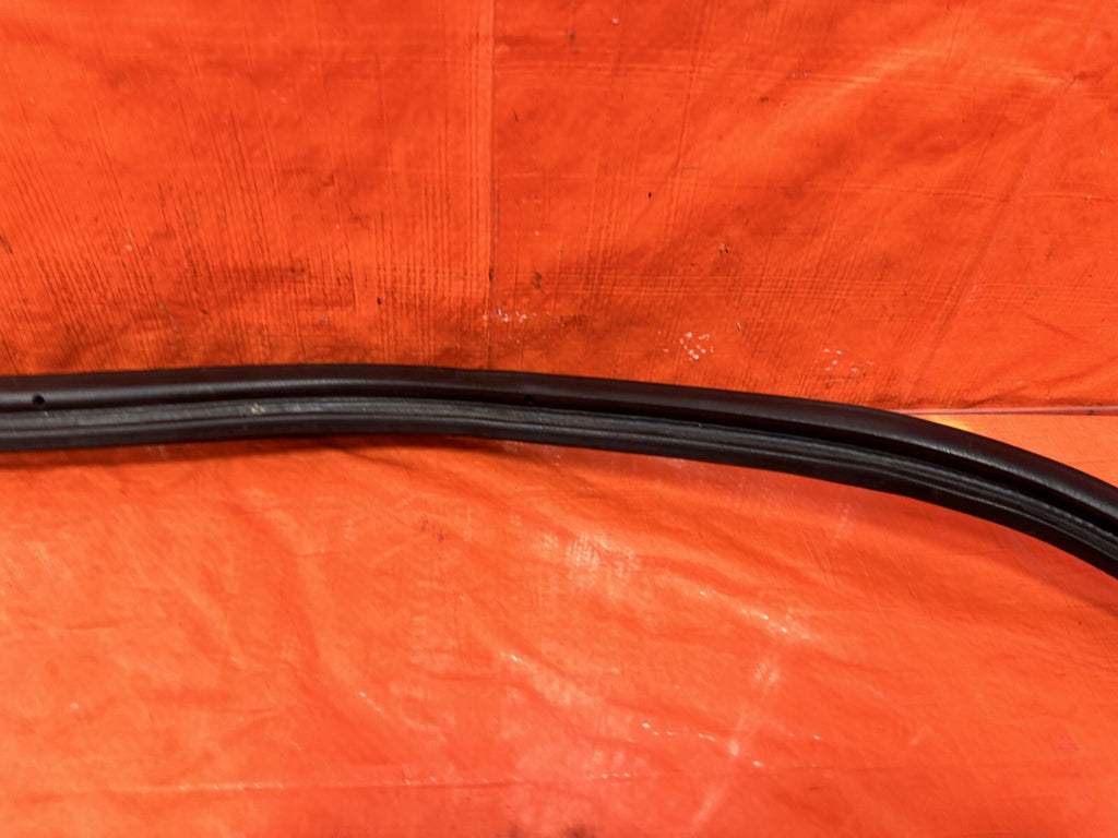 00 09 HONDA S2000   REAR TRUNK WEATHER STRIP GASKET SEAL   OEM FACTORY #2907