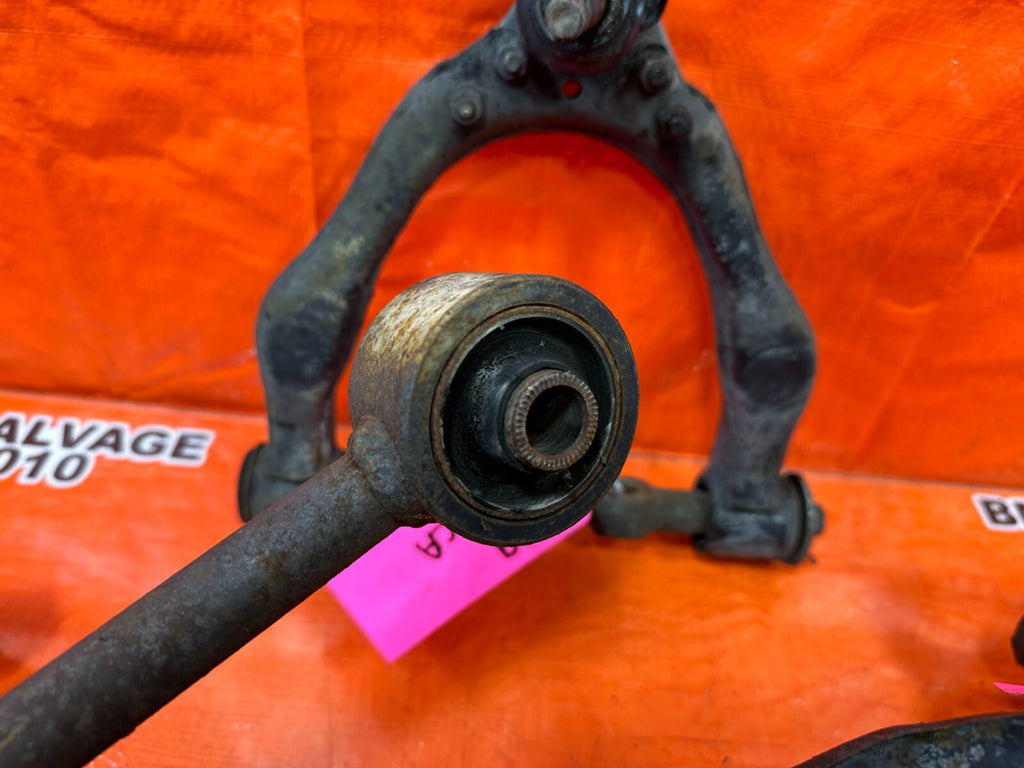 96 00 TOYOTA TACOMA   2.4L   MANUAL ONLY   LEFT FRONT SPINDLE W/ CONTROL ARMS19