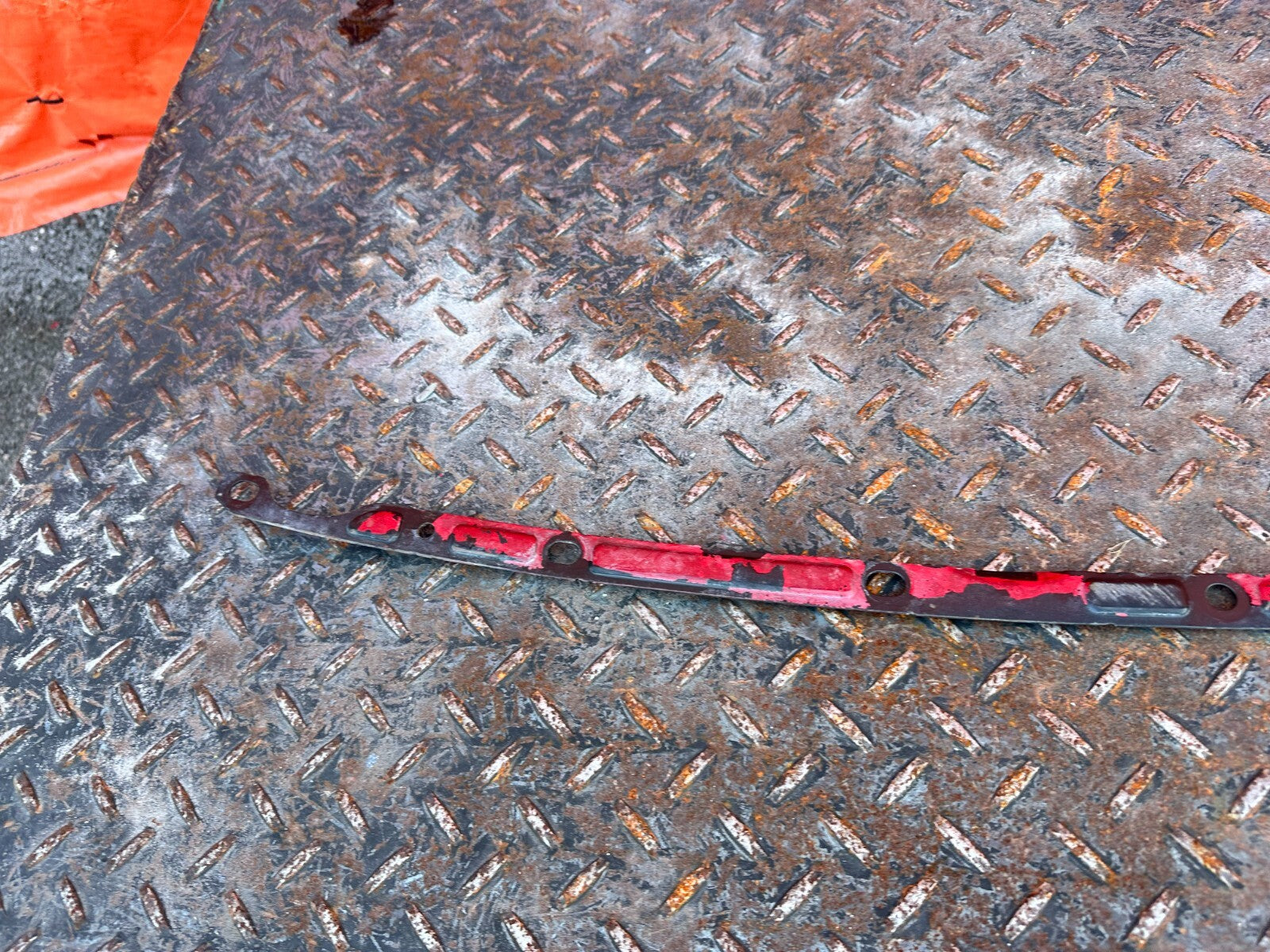 93 97 HONDA DEL SOL   FRONT BUMPER UPPER STIFFENER GASKET   OEM #2728