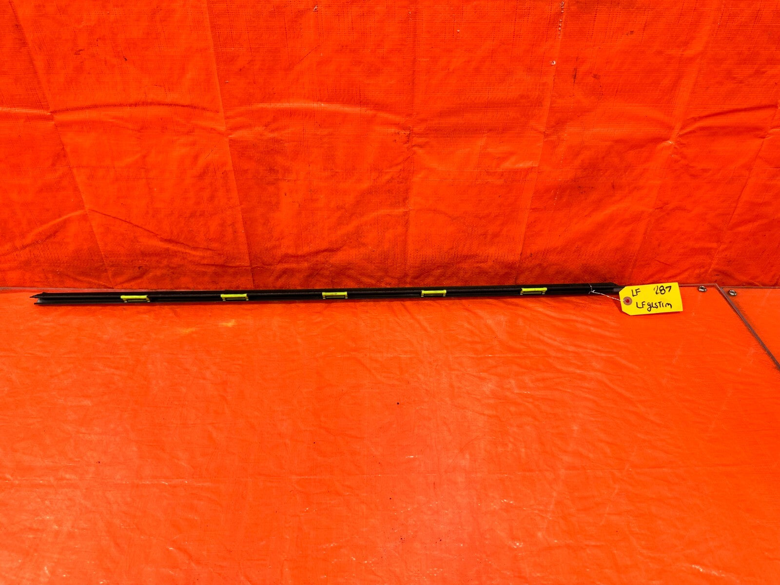 96 00 HONDA CIVIC COUPE HATCH EXTERIOR DOOR WINDOW GLASS TRIM LEFT SIDE 2875