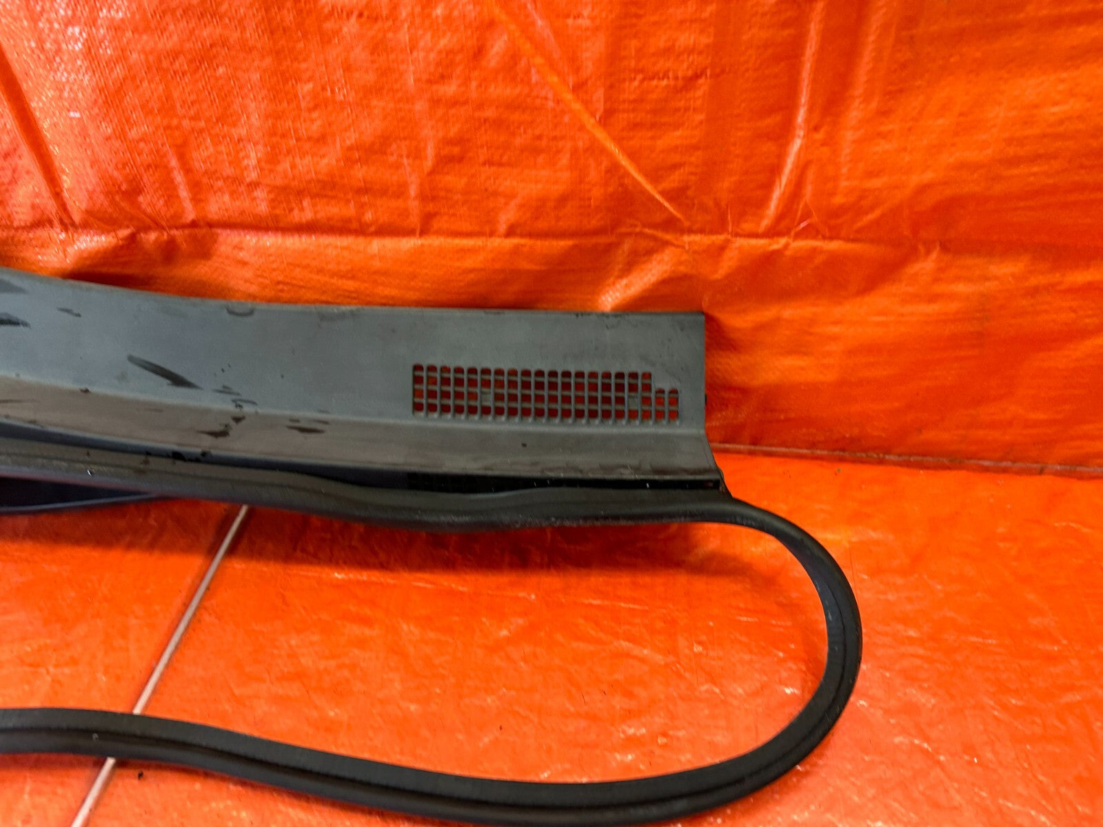 02 05 HONDA CIVIC SI EP3 HATCH   WIPER COWL TRIM   PASSENGER RIGHT SIDE OEM #2166