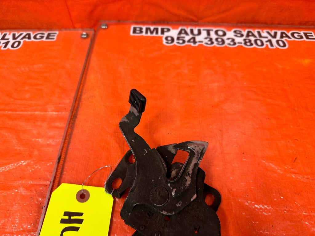 08 12 HONDA ACCORD SEDAN   HOOD LATCH LOCKING MECHANISM LOCK   OEM FACTORY #2512