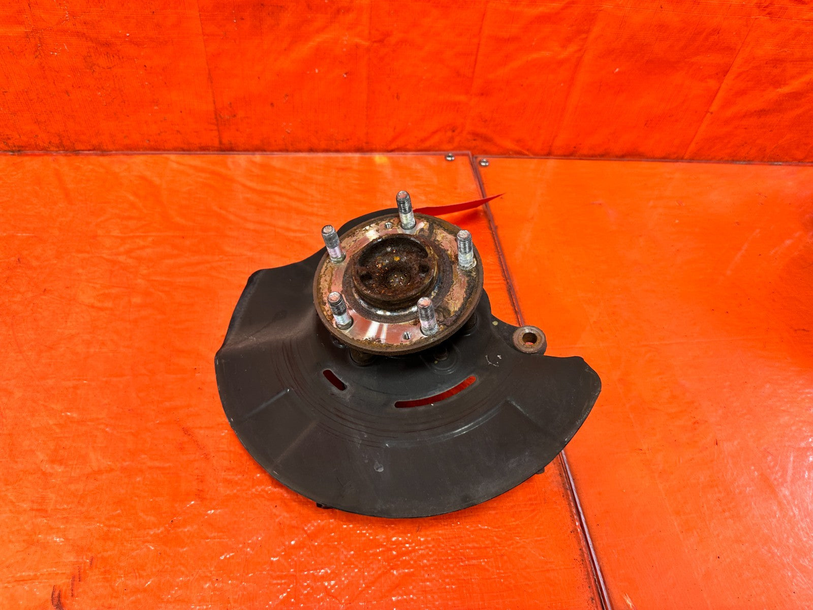 12 16 HYUNDAI GENESIS COUPE   DRIVER LEFT FRONT SPINDLE KNUCKLE HUB   OEM #3020