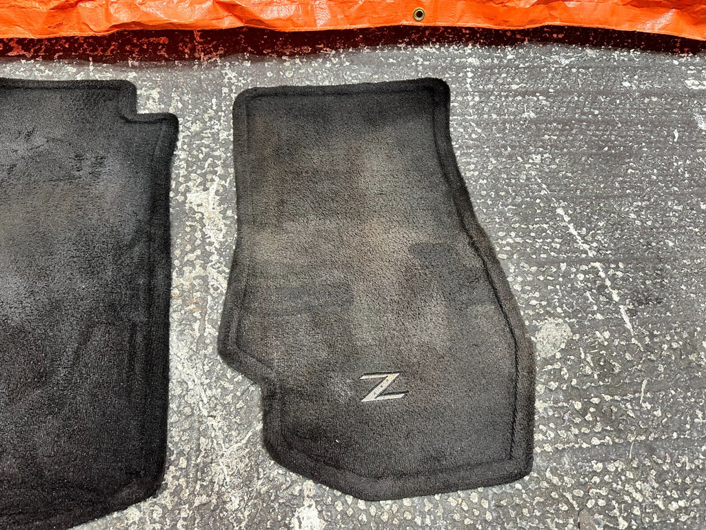 2004 04 NISSAN 350Z CONVERTIBLE LEFT AND RIGHT INTERIOR FLOOR MATS RUGS OEM 2628