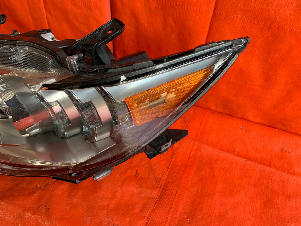 OEM 2013 2014 2015 LEXUS ES350 DRIVER LEFT HEADLIGHT HEADLAMP   SMALL CHIP LENS5