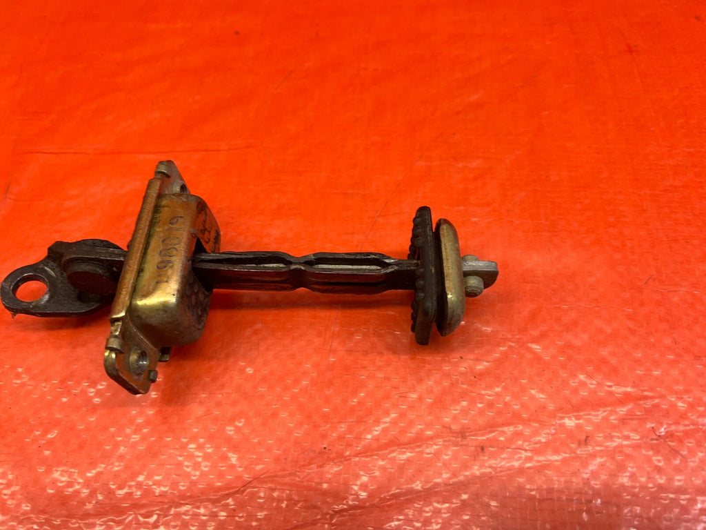 96 00 HONDA CIVIC COUPE & HATCH PASSENGER RIGHT DOOR CHECKER HINGE ARM OEM #1915