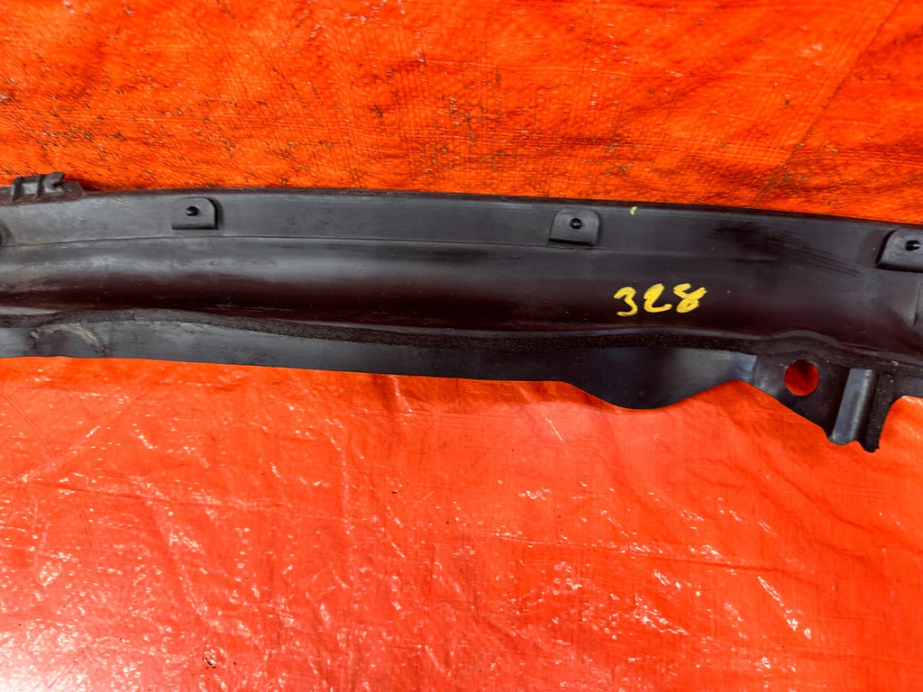 08 15 INFINITI G37 & Q60 COUPE   ENGINE BAY UNDER THE HOOD LEFT FENDER SEAL 32810
