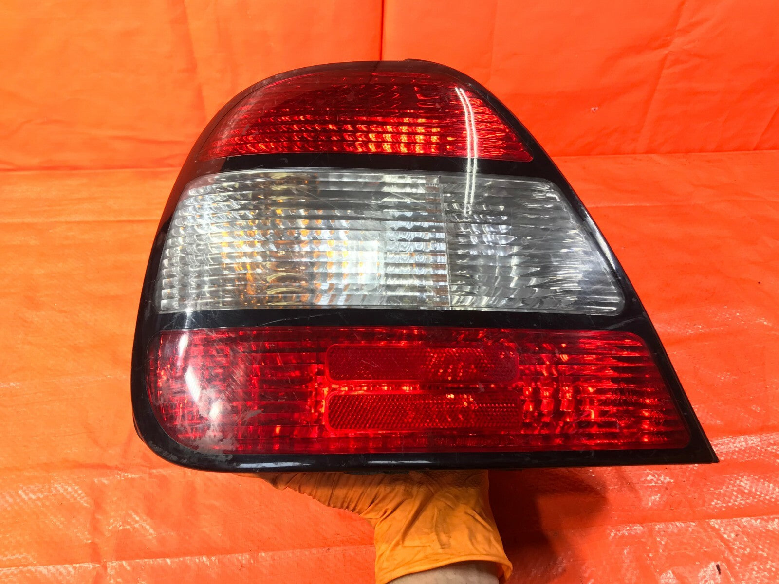 OEM 2000 2001 2002 DAEWOO LEGANZA DRIVER LEFT TAIL LIGHT LAMP 00 01 02 L LH0
