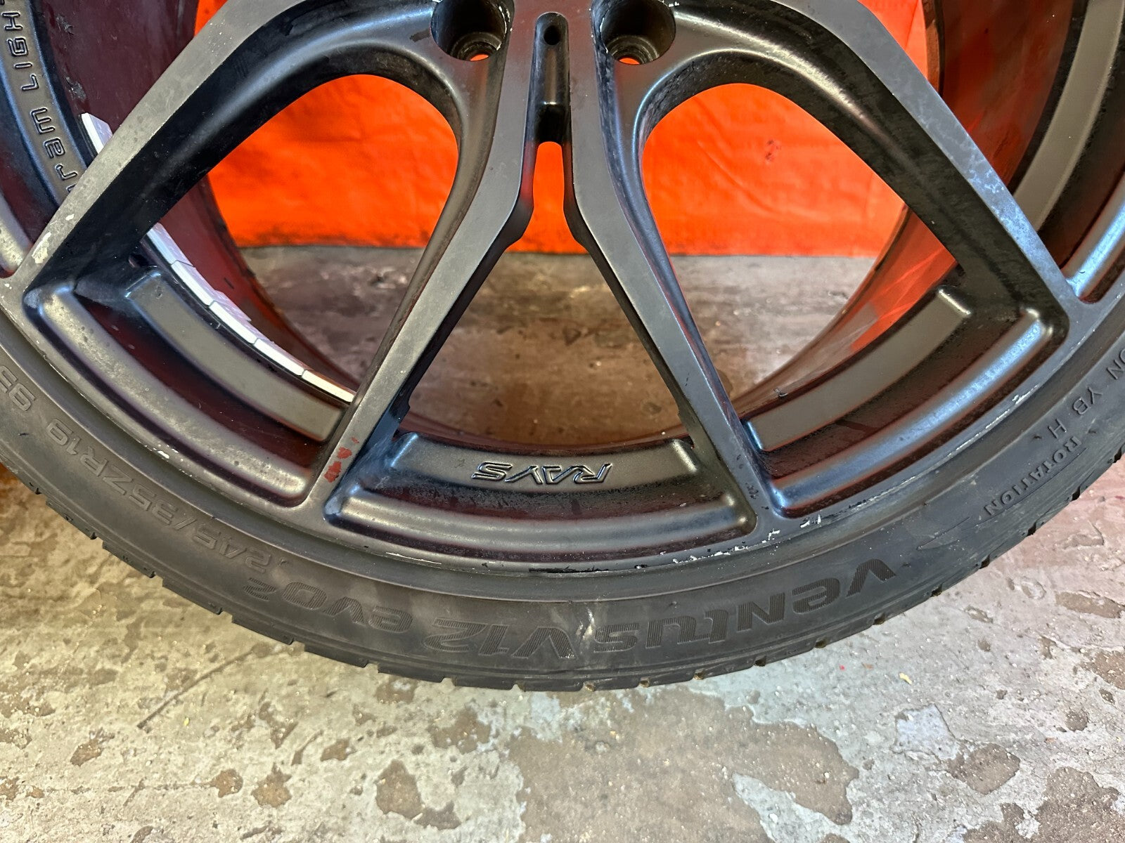 JDM RAYS GRAM LIGHTS   57FXX   5x100 / 19x9 / +38 / VENTUS V12 EVO2   245/35ZR193