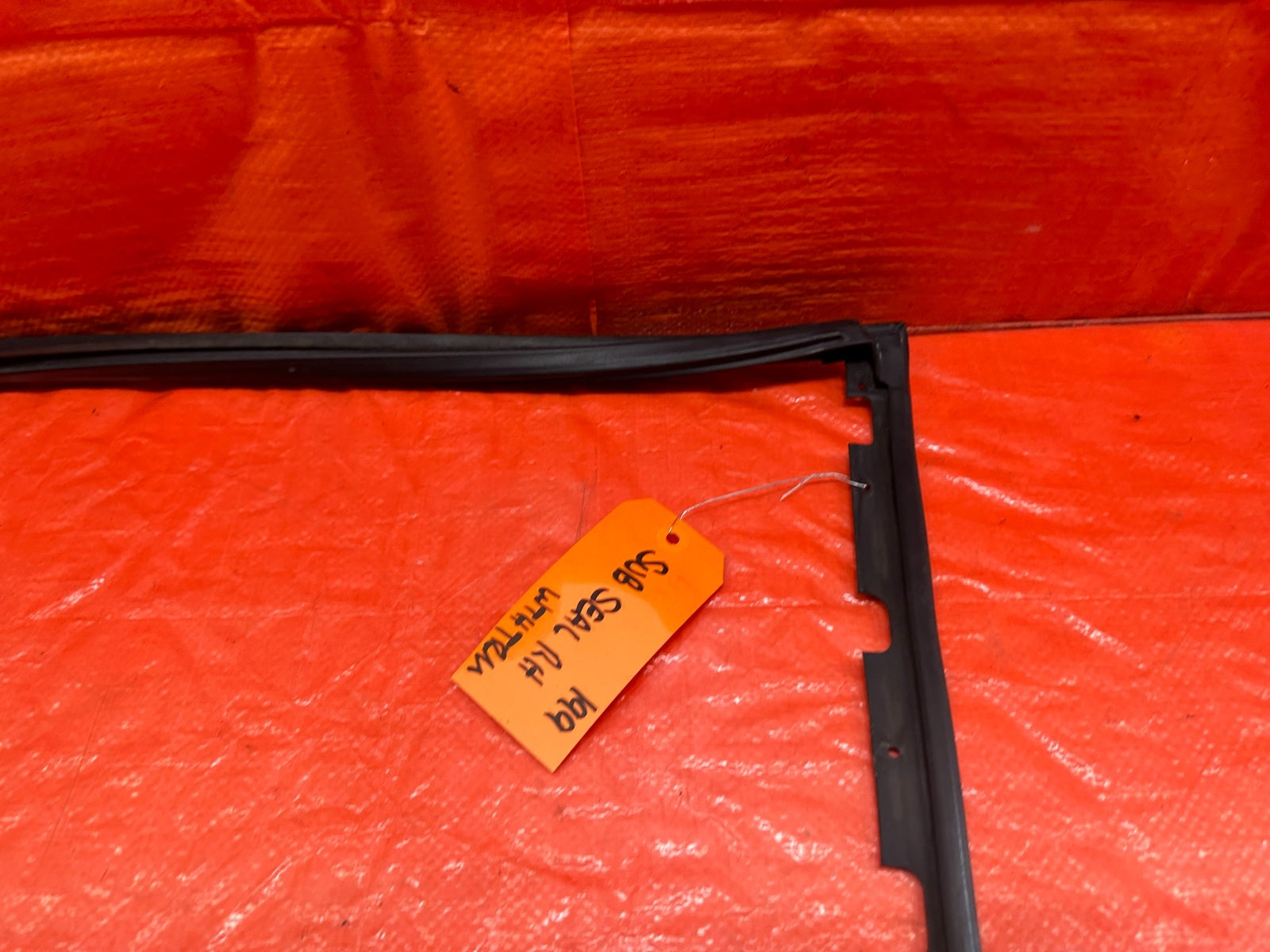 92 95 HONDA CIVIC COUPE & HATCH   RIGHT PASSENGER DOOR GLASS SUB SEAL   OEM #1995