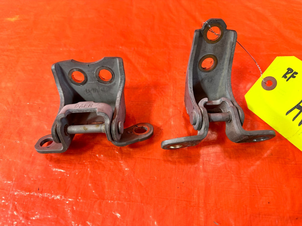 04 08 ACURA TSX   PASSENGER RIGHT FRONT DOOR HINGE SET UPPER LOWER   OEM #2755