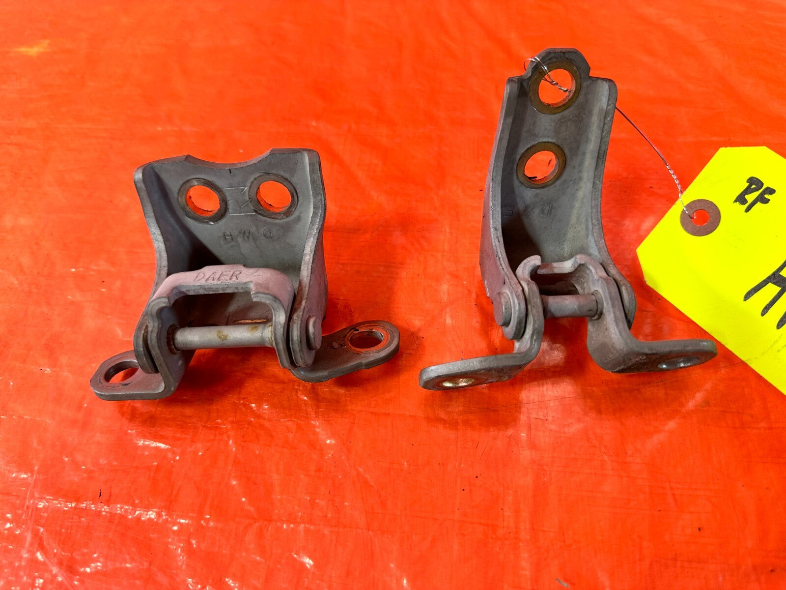 04 08 ACURA TSX   PASSENGER RIGHT FRONT DOOR HINGE SET UPPER LOWER   OEM #2755