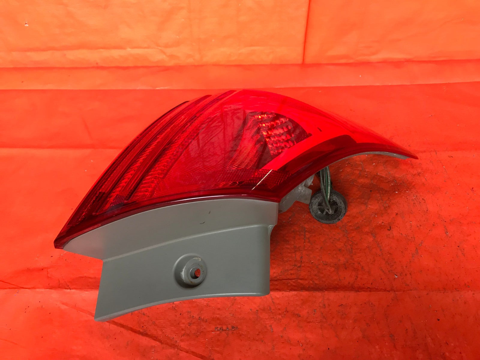 OEM 2010 2011 2012 NISSAN ROGUE DRIVER LEFT OUTER TAIL LIGHT LAMP L LH 10 11 125