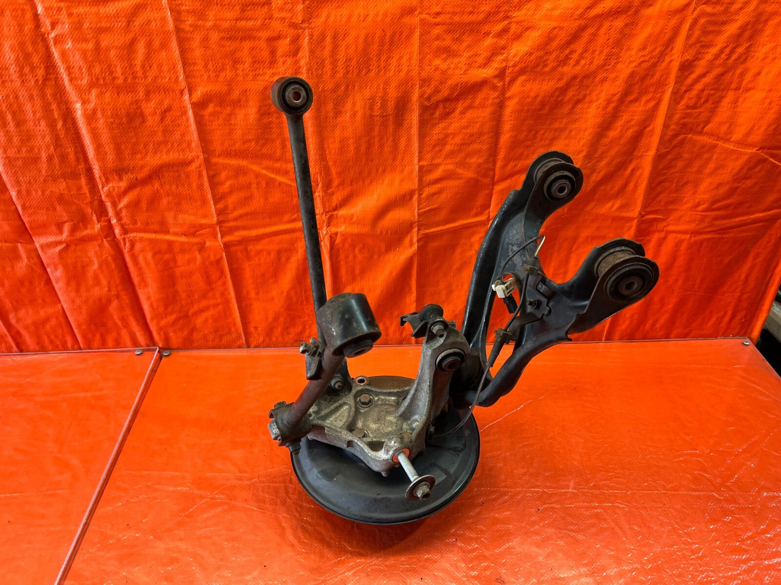 09 14 ACURA TSX   DRIVER LEFT REAR   SPINDLE KNUCKLE HUB W/ ARMS   OEM #15811