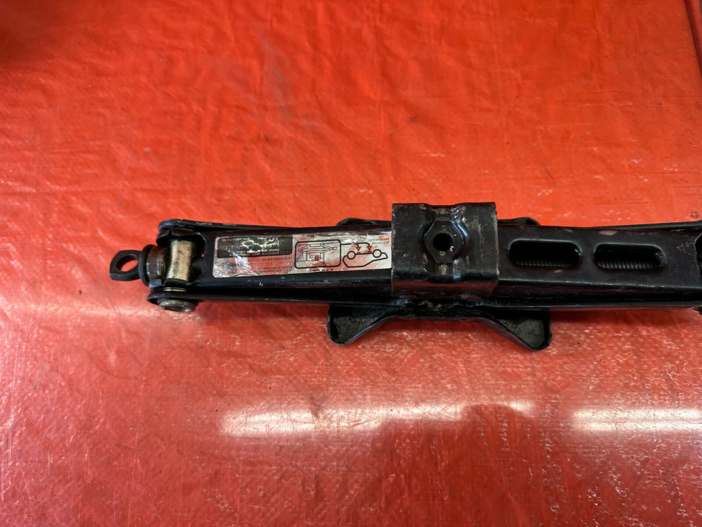 04 08 ACURA TL   SPARE TIRE PANTOGRAPH / SCISSOR JACK   OEM FACTORY #2342