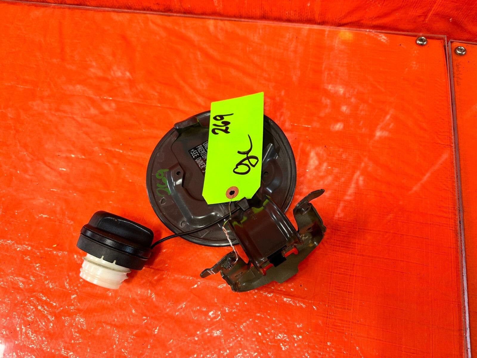 12 15 HONDA CIVIC SI 2D COUPE   FUEL LID / GAS CAP COVER BLACK COLOR   OEM #2696