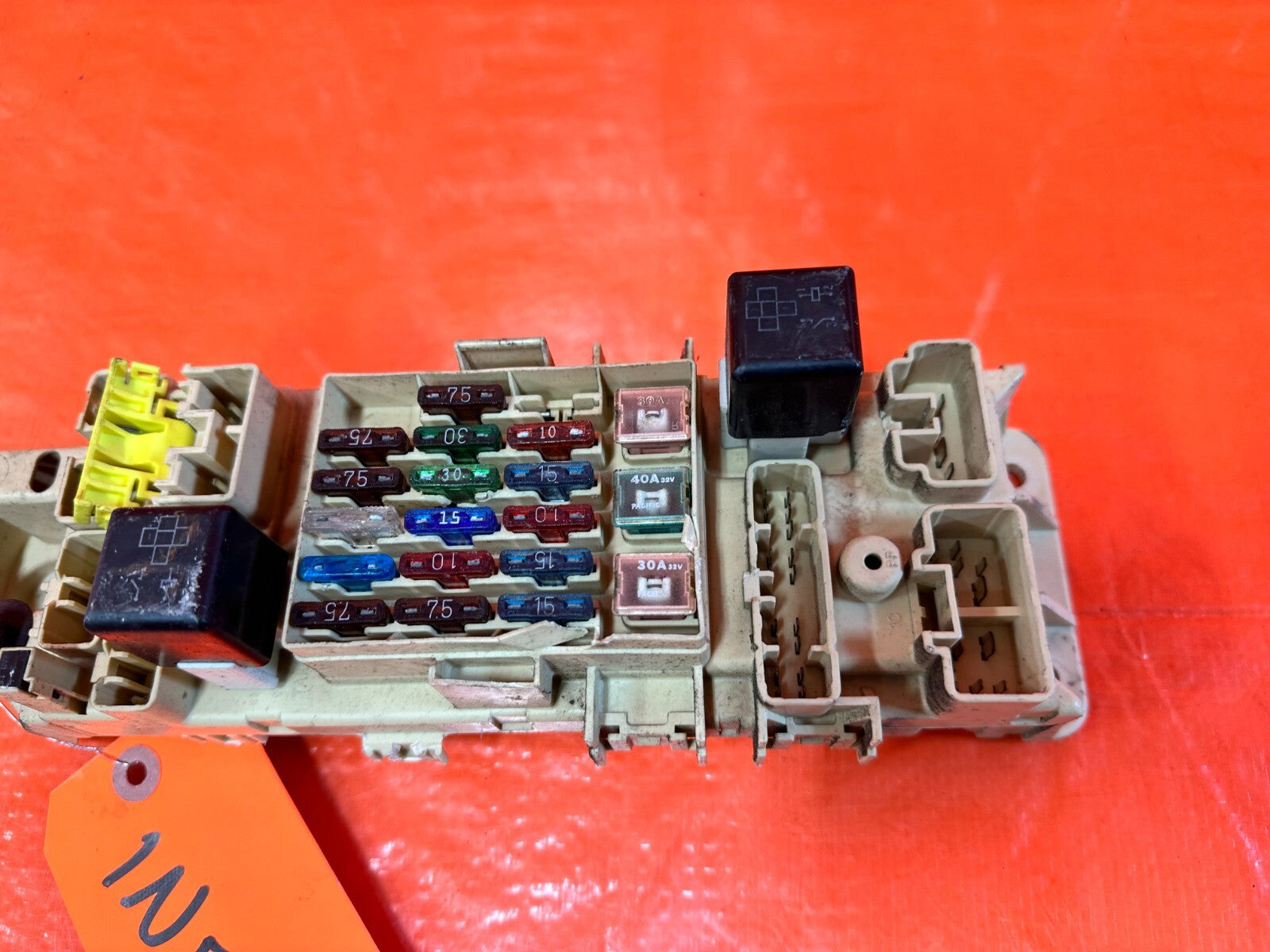 1992 92 LEXUS SC300   INTERIOR CABIN UNDER DASH FUSE BOX PANEL   OEM #2765