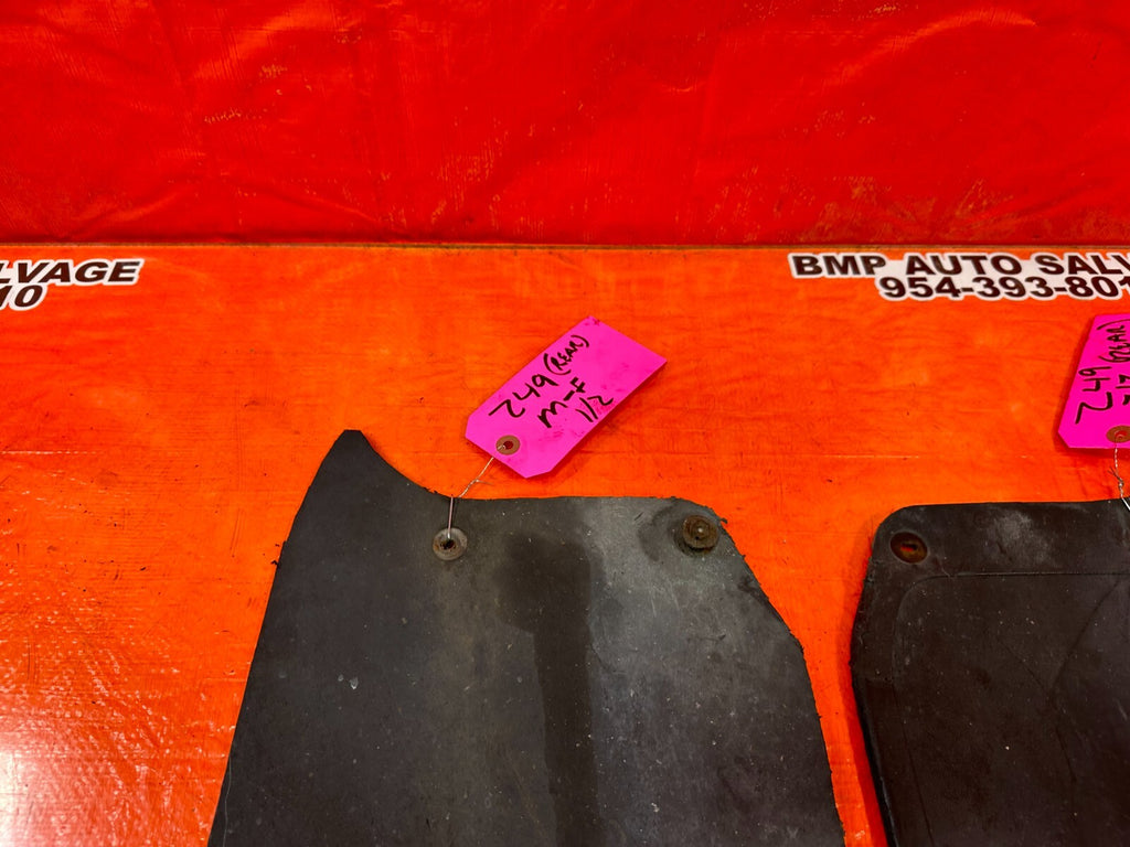1996 96 TOYOTA TACOMA   2RZ FE 2.4L   RWD NON PRE RUNNER REAR MUD FLAPS OEM 24912
