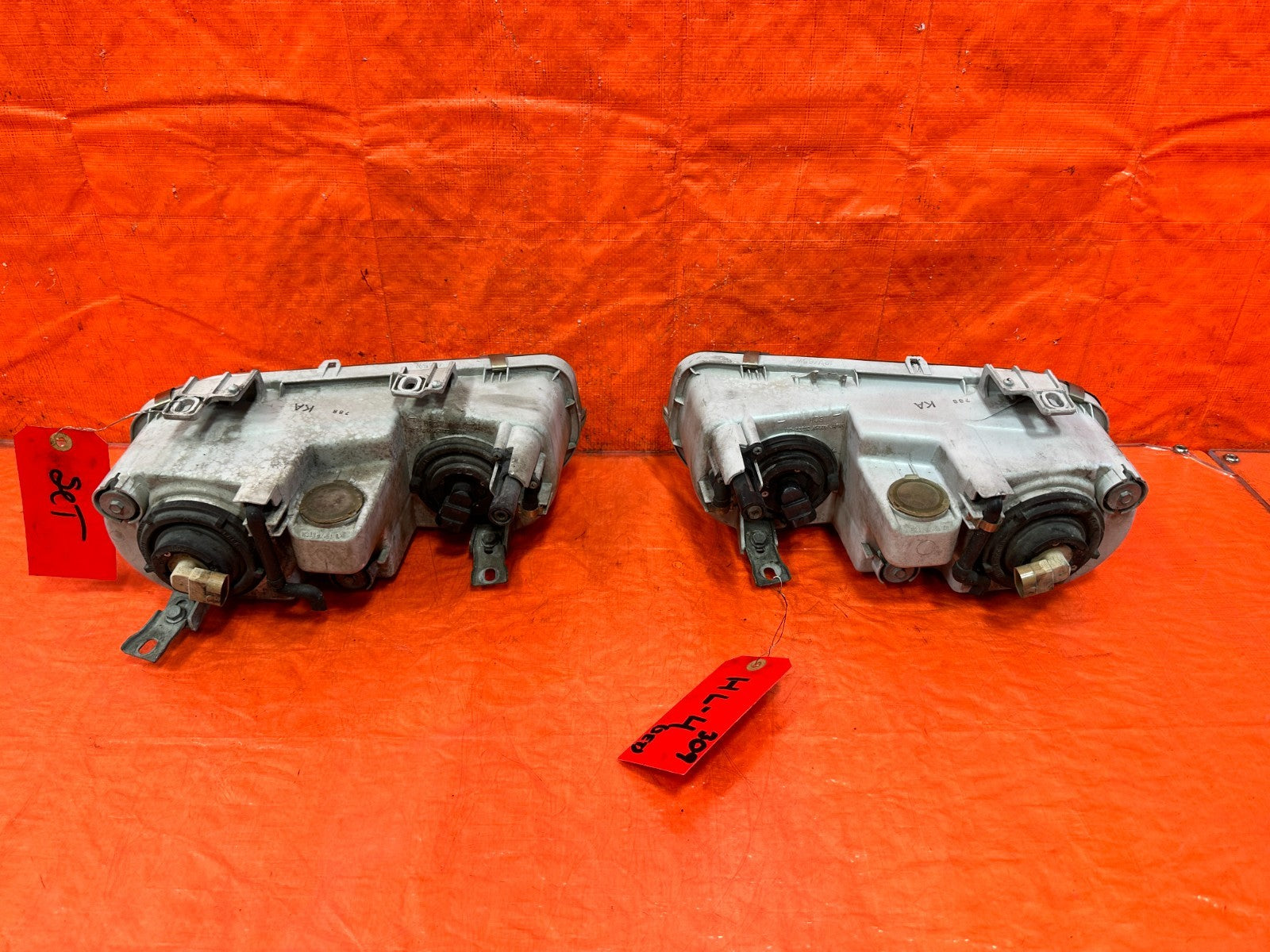 94 97 ACURA INTEGRA HEADLIGHTS HEADLAMPS   LEFT AND RIGHT HEADLIGHT SET OEM 3095