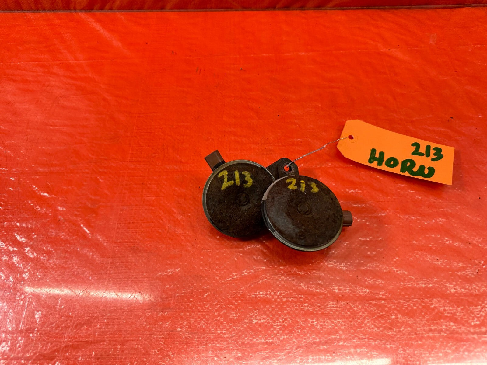 02 05 HONDA CIVIC SI EP3 HATCHBACK   HORN SET / HIGH AND LOW NOTE HORNS OEM 2134