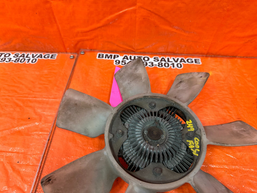 96 00 TOYOTA TACOMA   RADIATOR SHROUD COOLING FAN BLADE AND MOTOR   OEM #24910