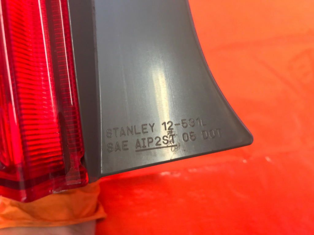OEM 2008 2009 2010 SCION XB DRIVER LEFT TAIL LIGHT LAMP 08 09 10 L LH 4