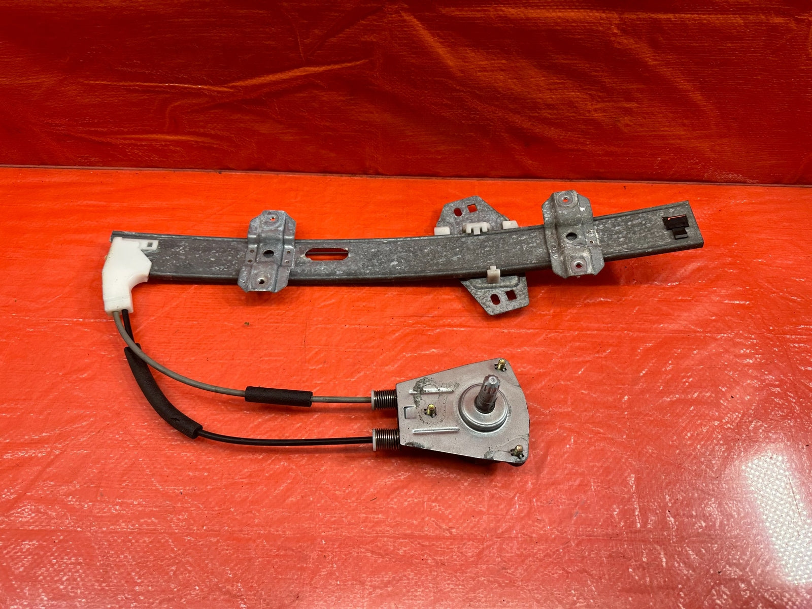 96 00 HONDA CIVIC SEDAN DX WINDOW REGULATOR MANUAL RIGHT FRONT NON POWER OEM 1959