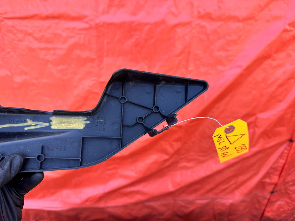 02 10 LEXUS SC430   ENGINE ROOM DRIVER SIDE COVER   53796 24010   OEM #28813
